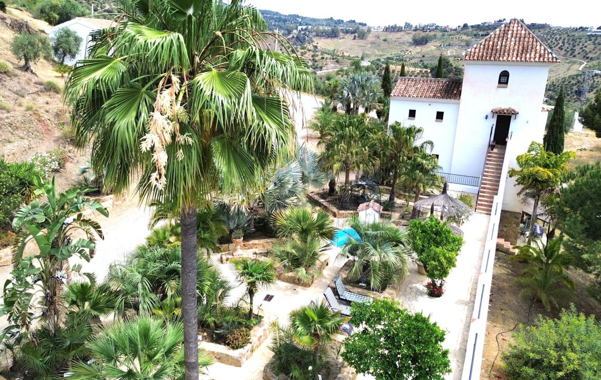 Castle Tower Ground Floor Apartment In Rural Holiday Park 'Cezanne' Tolox Exteriör bild