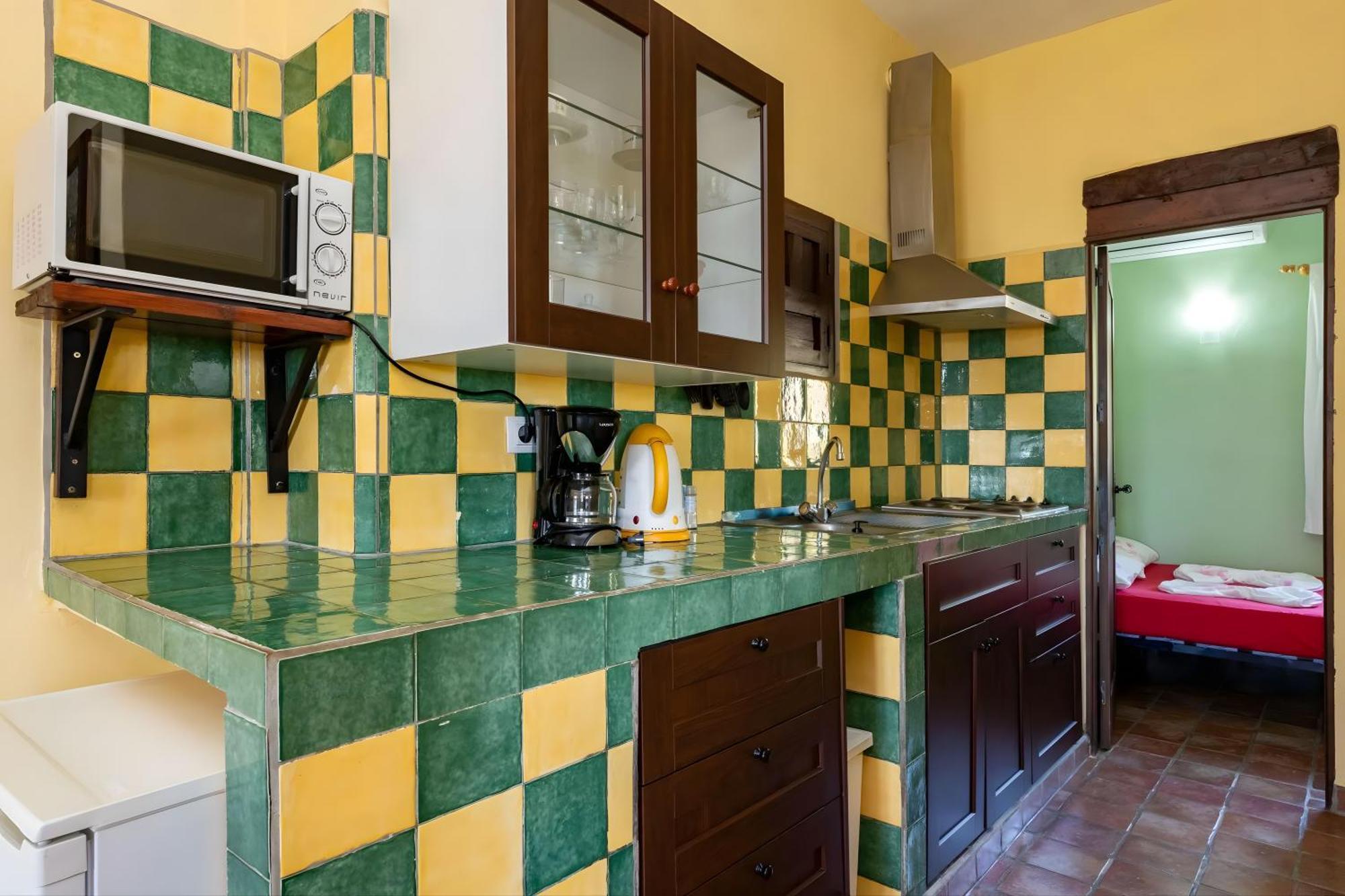 Castle Tower Ground Floor Apartment In Rural Holiday Park 'Cezanne' Tolox Exteriör bild