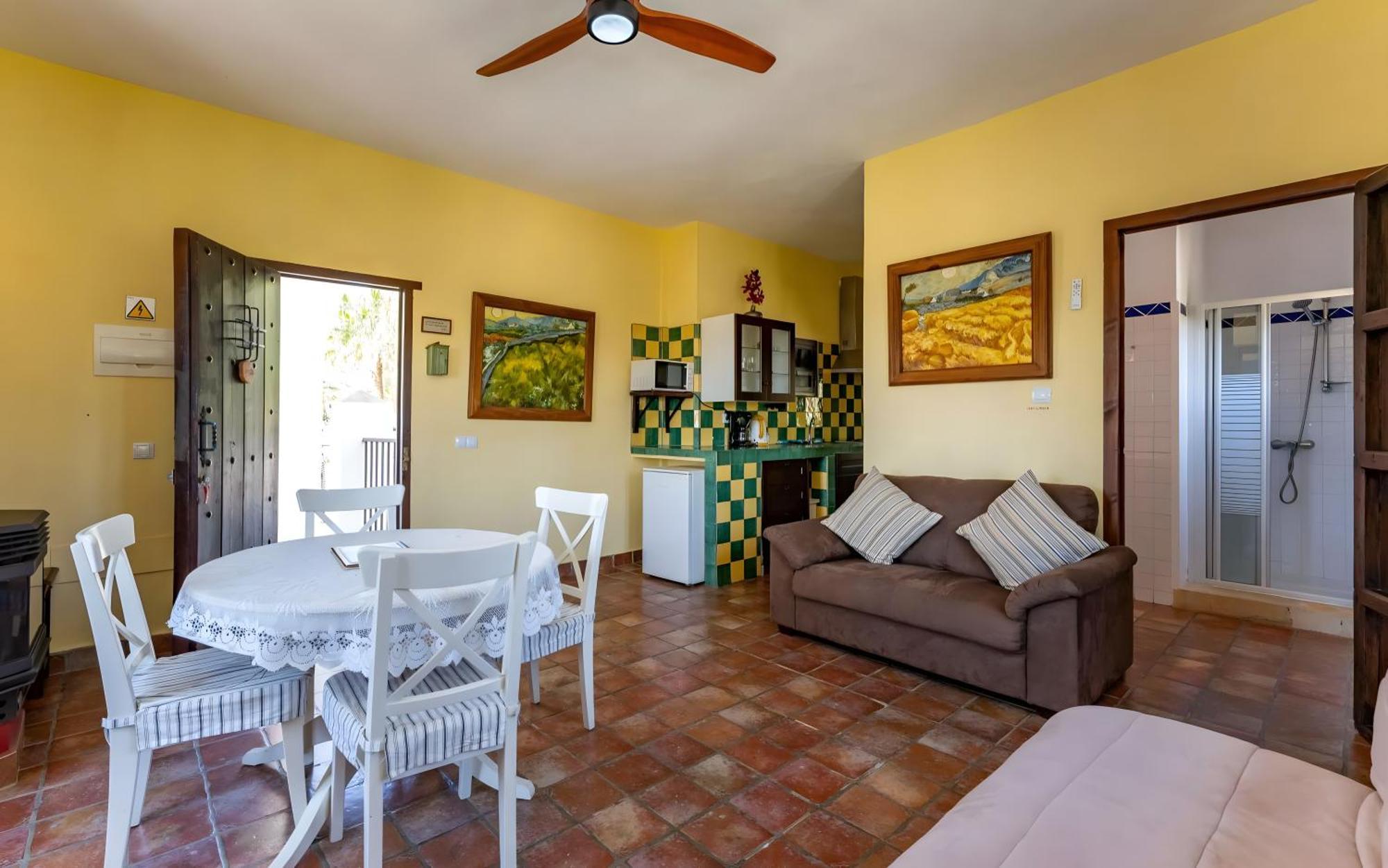 Castle Tower Ground Floor Apartment In Rural Holiday Park 'Cezanne' Tolox Exteriör bild
